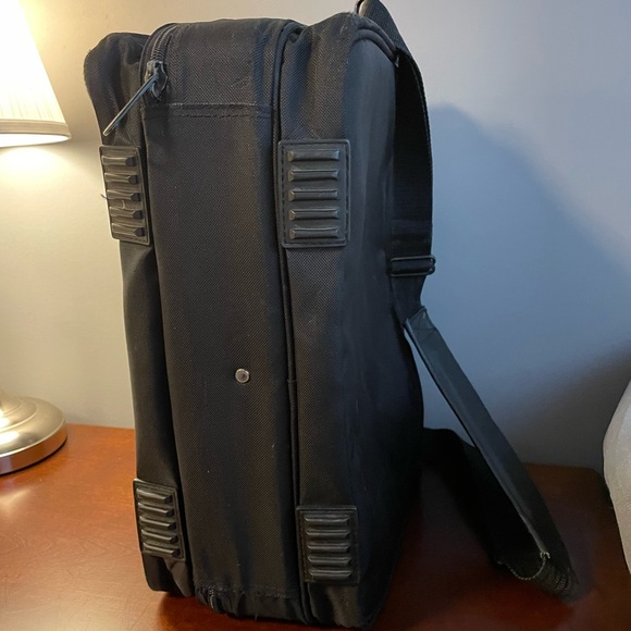 Laptop carry case - Picture 10 of 16